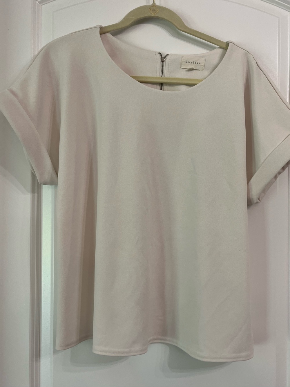 MELLODAY Cream Short Sleeve Round Neck Blouse Zip Back Womens Sz Medium
